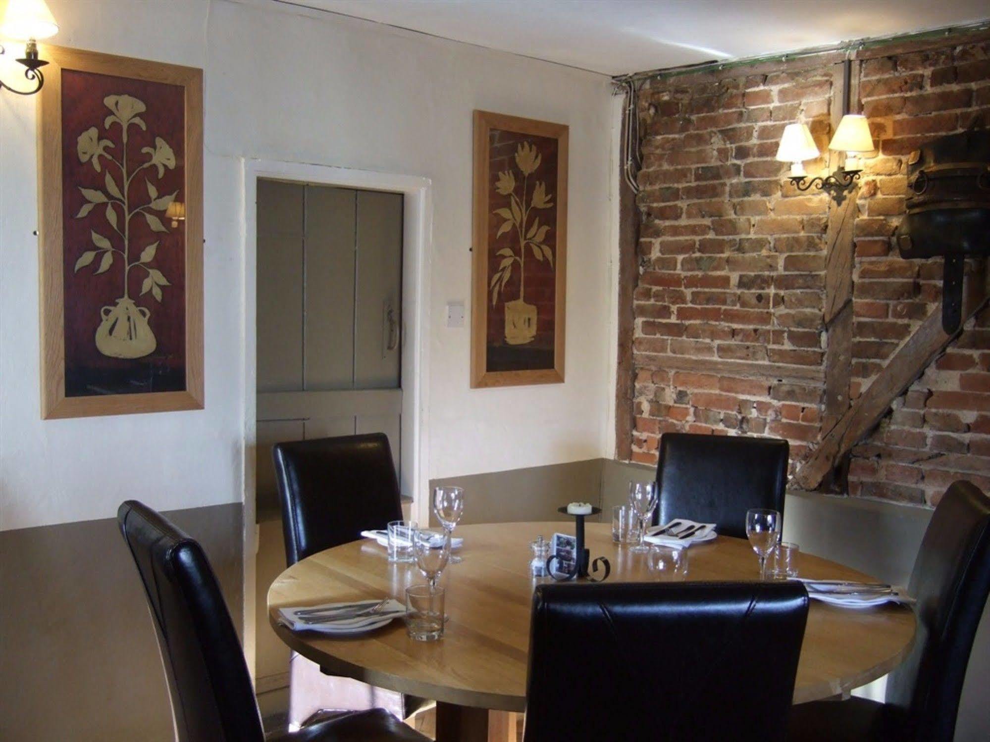 Ye Olde George Inn - Badger Pubs Privett Εξωτερικό φωτογραφία